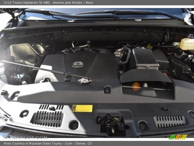 Alumina Jade Metallic / Black 2019 Toyota Highlander SE AWD