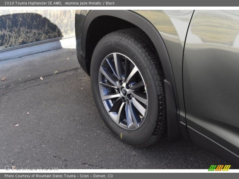 Alumina Jade Metallic / Black 2019 Toyota Highlander SE AWD