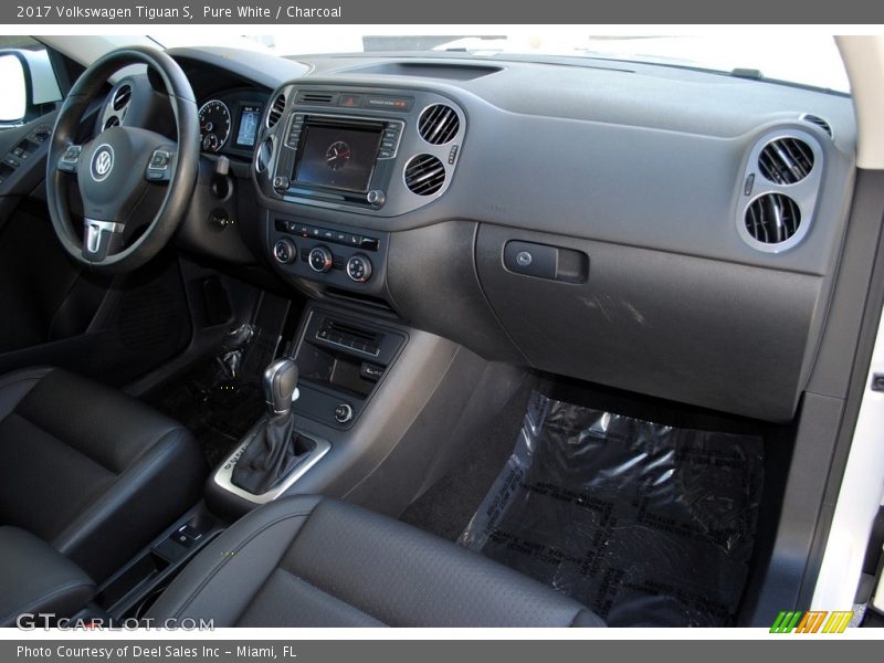Pure White / Charcoal 2017 Volkswagen Tiguan S