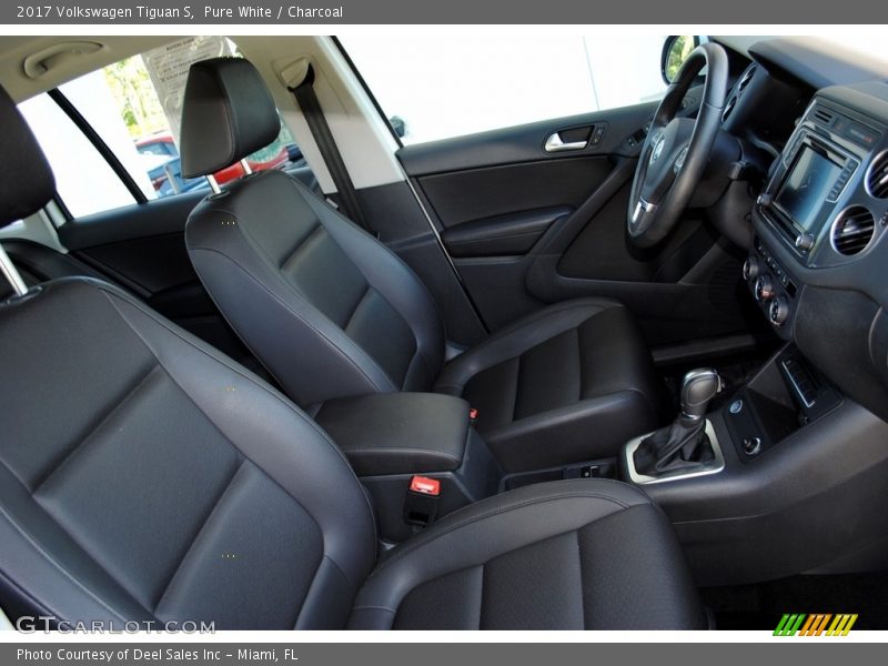 Pure White / Charcoal 2017 Volkswagen Tiguan S
