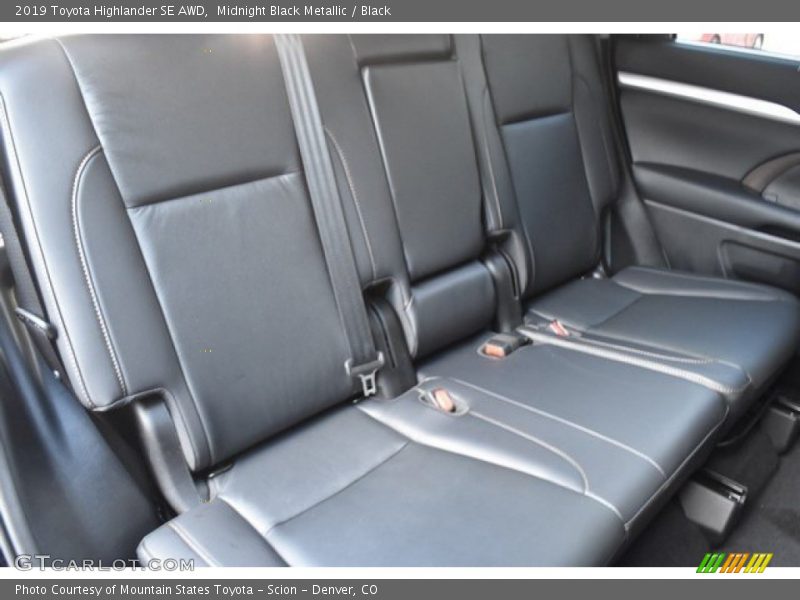 Midnight Black Metallic / Black 2019 Toyota Highlander SE AWD