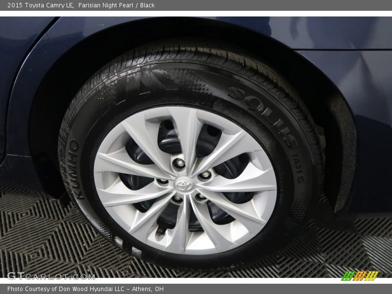 Parisian Night Pearl / Black 2015 Toyota Camry LE