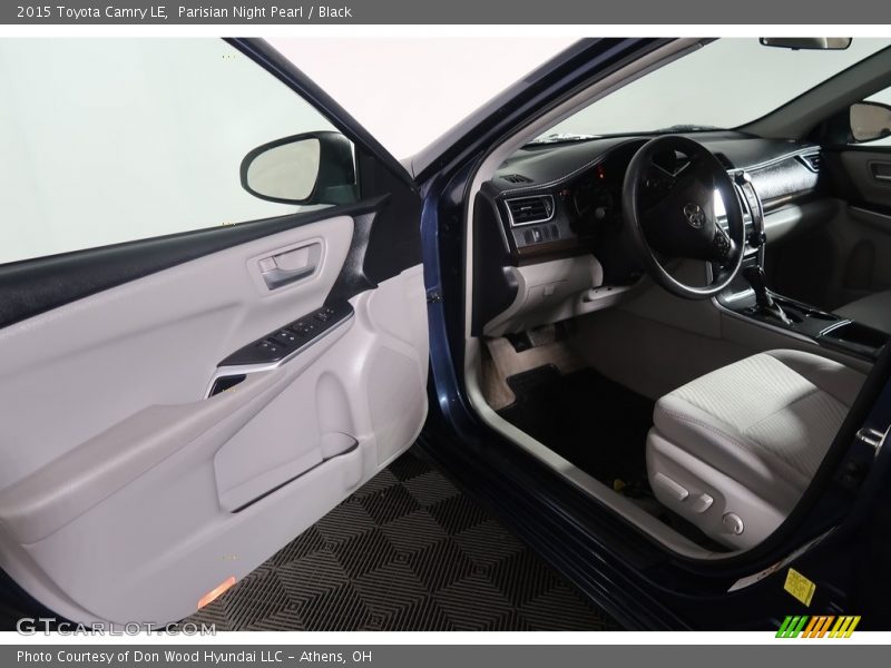Parisian Night Pearl / Black 2015 Toyota Camry LE