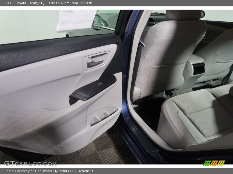 Parisian Night Pearl / Black 2015 Toyota Camry LE