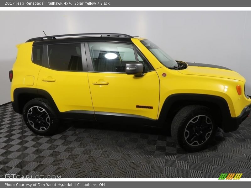 Solar Yellow / Black 2017 Jeep Renegade Trailhawk 4x4