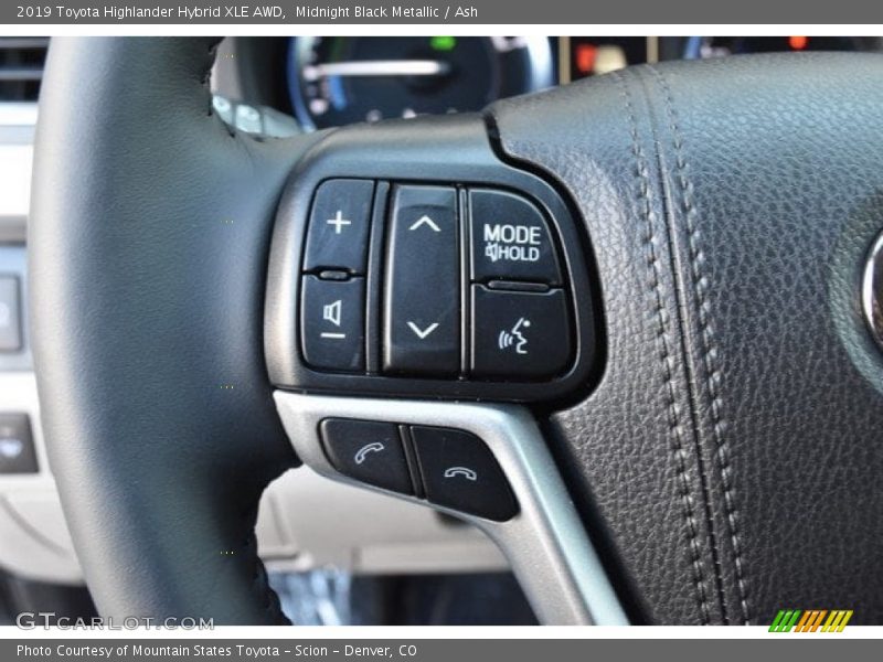 Midnight Black Metallic / Ash 2019 Toyota Highlander Hybrid XLE AWD