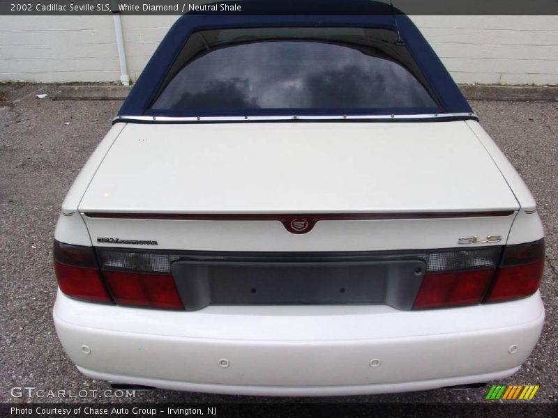 White Diamond / Neutral Shale 2002 Cadillac Seville SLS