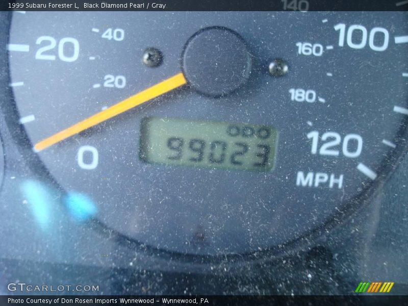 Black Diamond Pearl / Gray 1999 Subaru Forester L