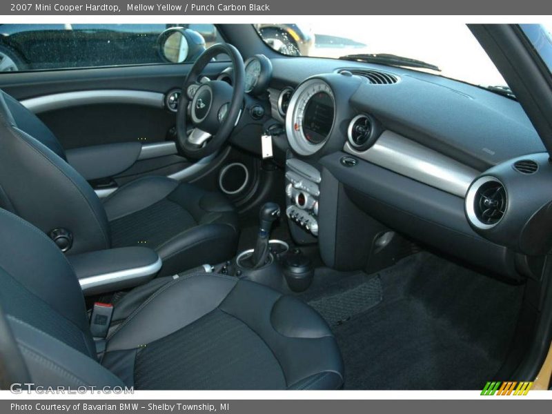 Mellow Yellow / Punch Carbon Black 2007 Mini Cooper Hardtop