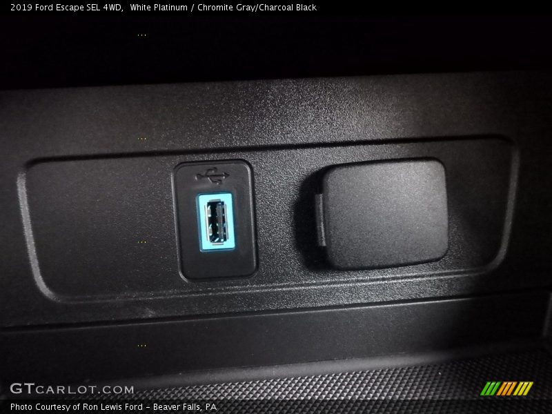 White Platinum / Chromite Gray/Charcoal Black 2019 Ford Escape SEL 4WD