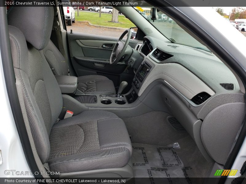 Summit White / Dark Titanium/Light Titanium 2016 Chevrolet Traverse LS