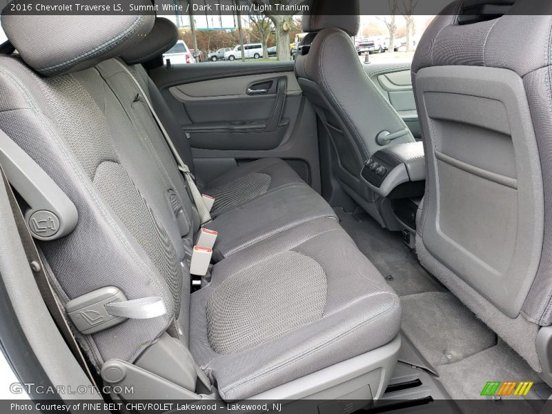Summit White / Dark Titanium/Light Titanium 2016 Chevrolet Traverse LS