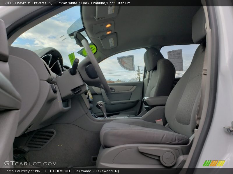 Summit White / Dark Titanium/Light Titanium 2016 Chevrolet Traverse LS
