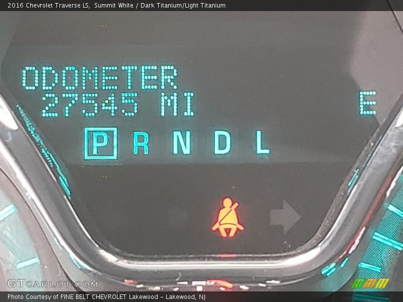 Summit White / Dark Titanium/Light Titanium 2016 Chevrolet Traverse LS