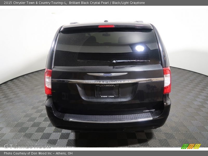 Brilliant Black Crystal Pearl / Black/Light Graystone 2015 Chrysler Town & Country Touring-L