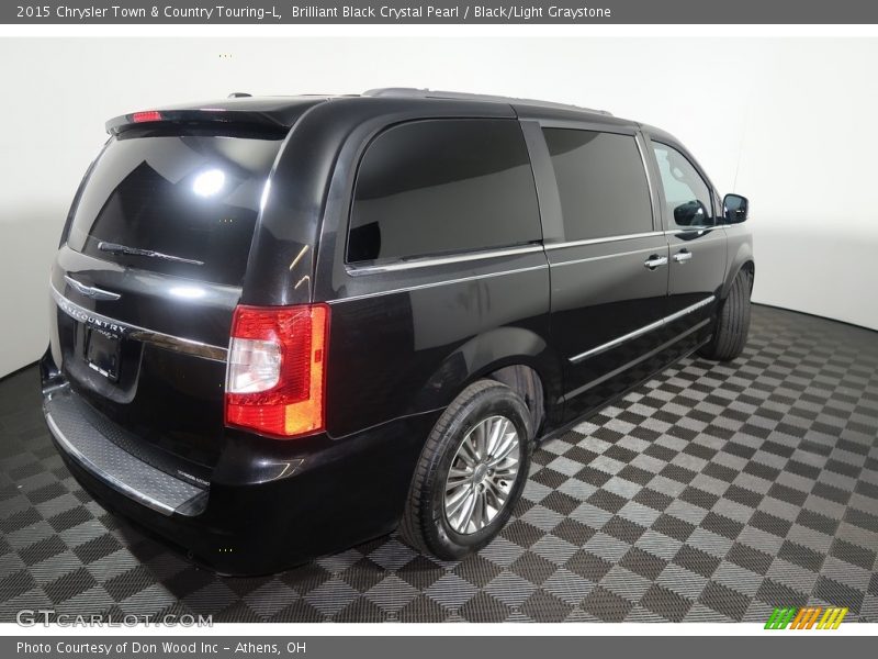 Brilliant Black Crystal Pearl / Black/Light Graystone 2015 Chrysler Town & Country Touring-L