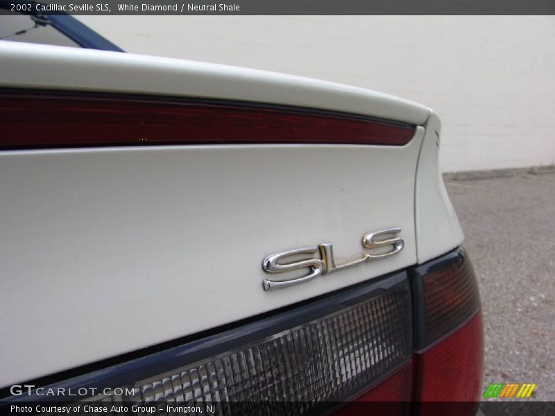 White Diamond / Neutral Shale 2002 Cadillac Seville SLS