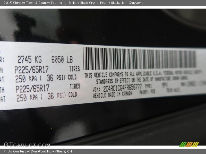 Brilliant Black Crystal Pearl / Black/Light Graystone 2015 Chrysler Town & Country Touring-L