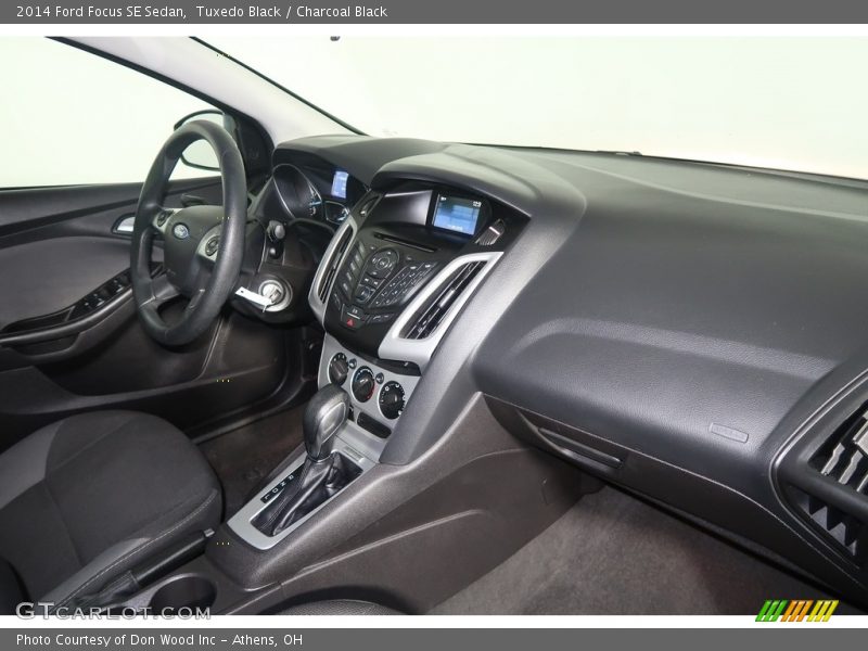 Tuxedo Black / Charcoal Black 2014 Ford Focus SE Sedan
