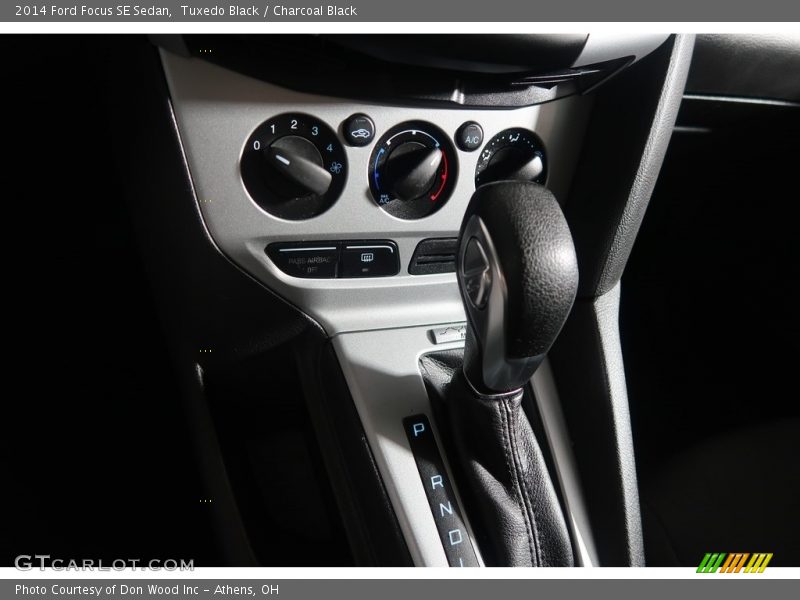 Tuxedo Black / Charcoal Black 2014 Ford Focus SE Sedan