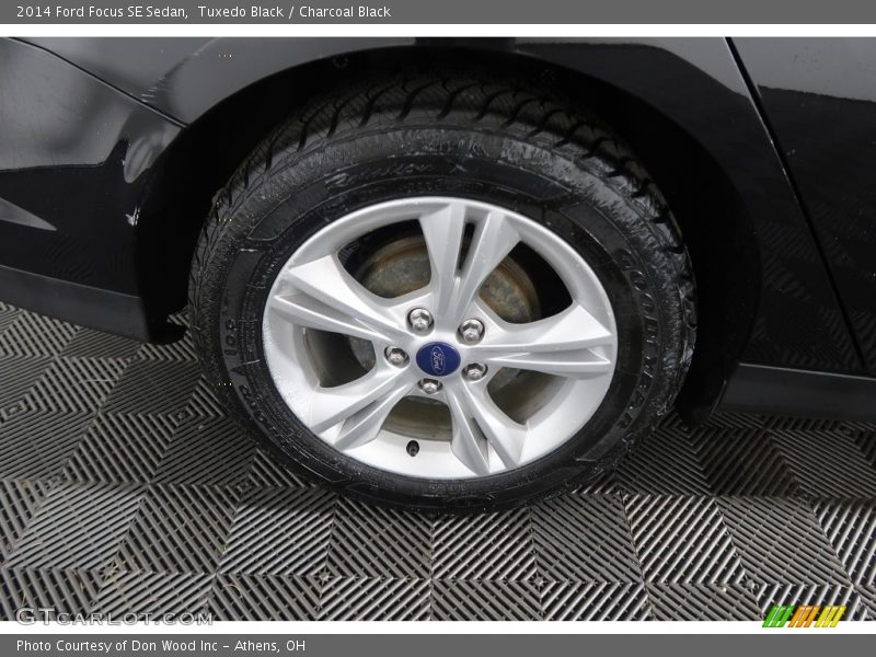 Tuxedo Black / Charcoal Black 2014 Ford Focus SE Sedan