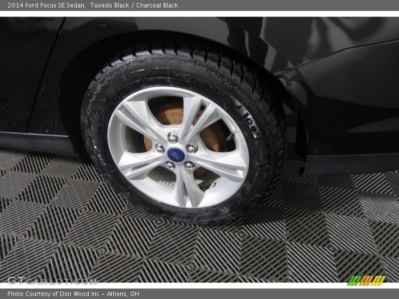 Tuxedo Black / Charcoal Black 2014 Ford Focus SE Sedan