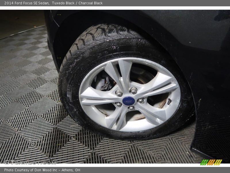 Tuxedo Black / Charcoal Black 2014 Ford Focus SE Sedan
