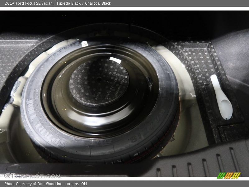 Tuxedo Black / Charcoal Black 2014 Ford Focus SE Sedan