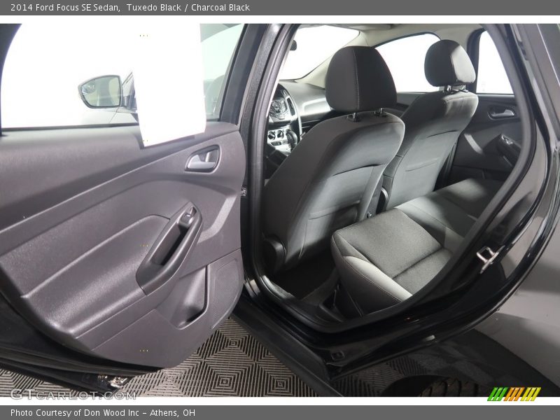 Tuxedo Black / Charcoal Black 2014 Ford Focus SE Sedan