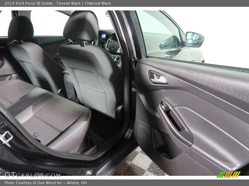 Tuxedo Black / Charcoal Black 2014 Ford Focus SE Sedan