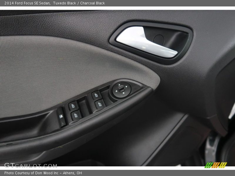 Tuxedo Black / Charcoal Black 2014 Ford Focus SE Sedan