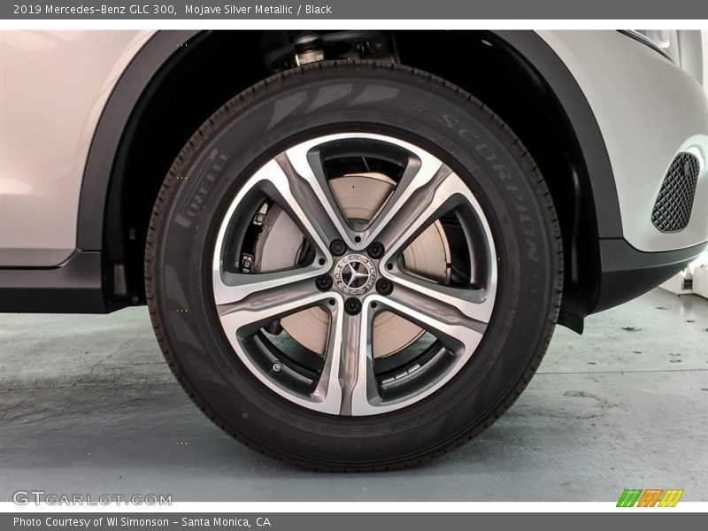 Mojave Silver Metallic / Black 2019 Mercedes-Benz GLC 300