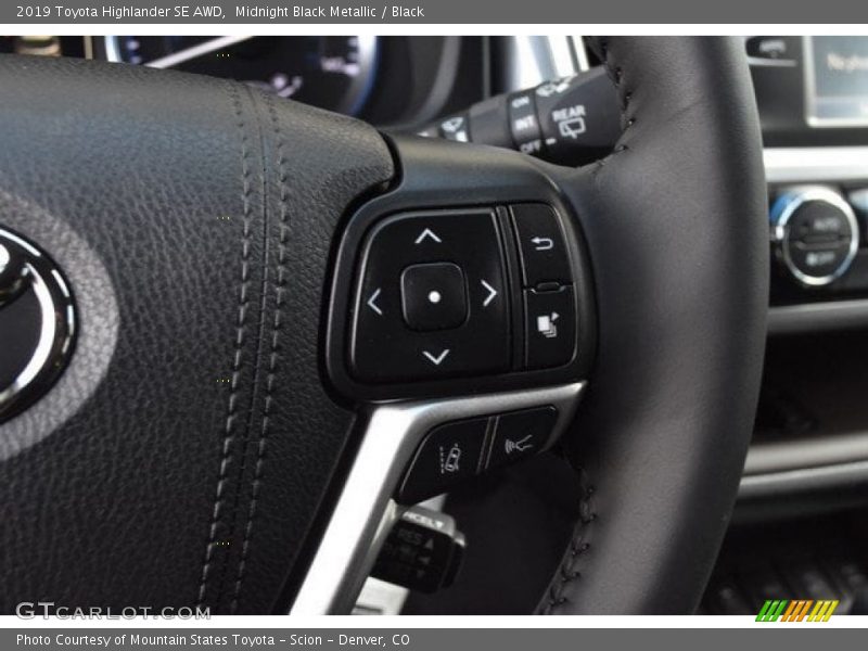 Midnight Black Metallic / Black 2019 Toyota Highlander SE AWD