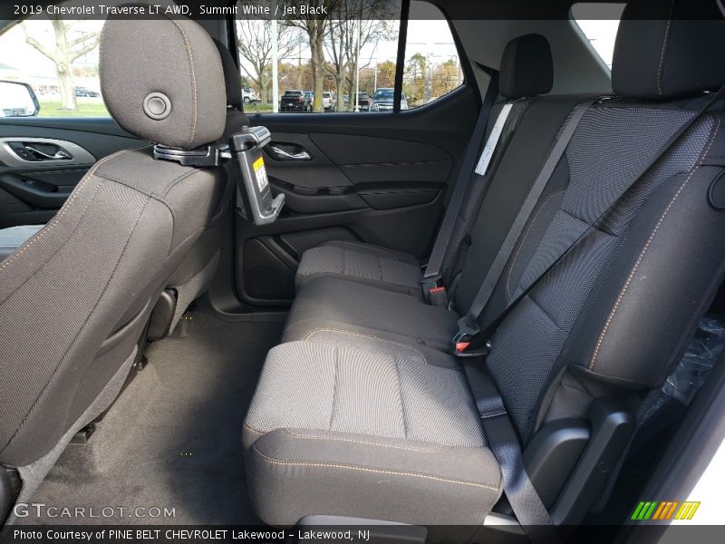 Summit White / Jet Black 2019 Chevrolet Traverse LT AWD