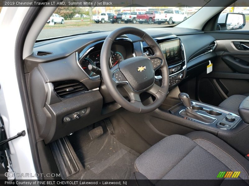 Summit White / Jet Black 2019 Chevrolet Traverse LT AWD