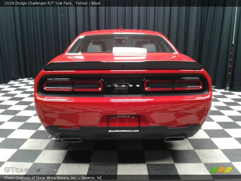 Torred / Black 2018 Dodge Challenger R/T Scat Pack