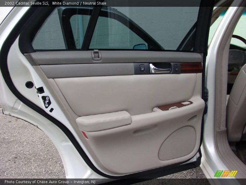 White Diamond / Neutral Shale 2002 Cadillac Seville SLS