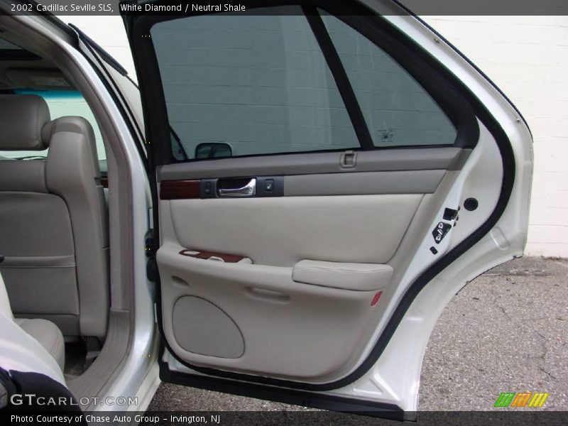 White Diamond / Neutral Shale 2002 Cadillac Seville SLS