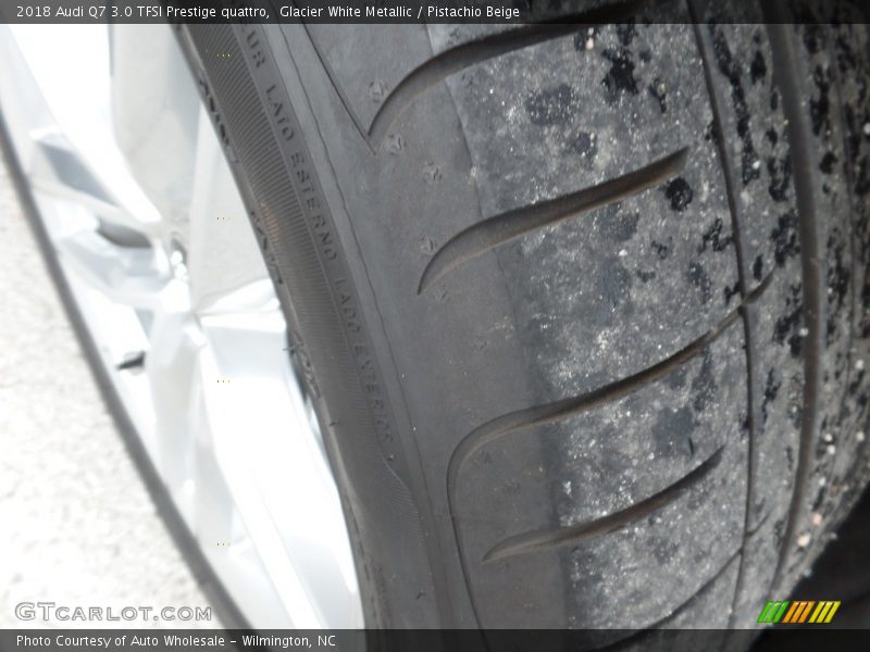 Glacier White Metallic / Pistachio Beige 2018 Audi Q7 3.0 TFSI Prestige quattro