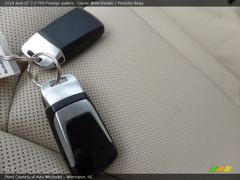 Glacier White Metallic / Pistachio Beige 2018 Audi Q7 3.0 TFSI Prestige quattro