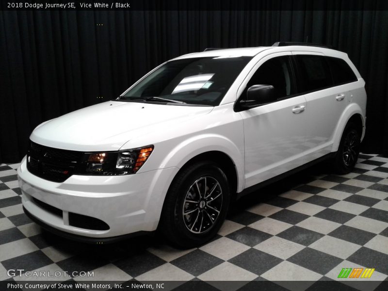 Vice White / Black 2018 Dodge Journey SE