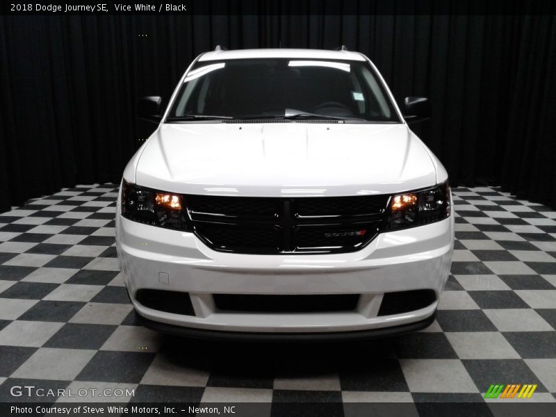 Vice White / Black 2018 Dodge Journey SE