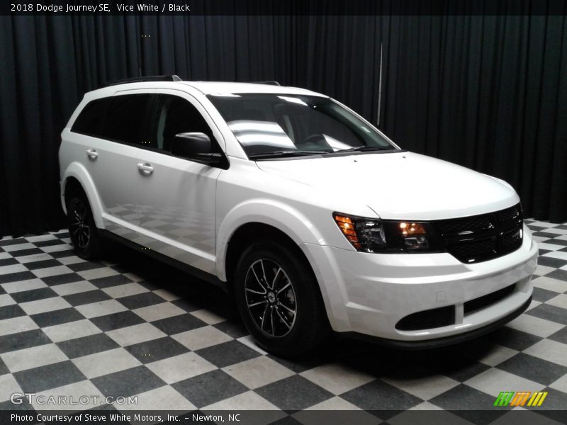Vice White / Black 2018 Dodge Journey SE