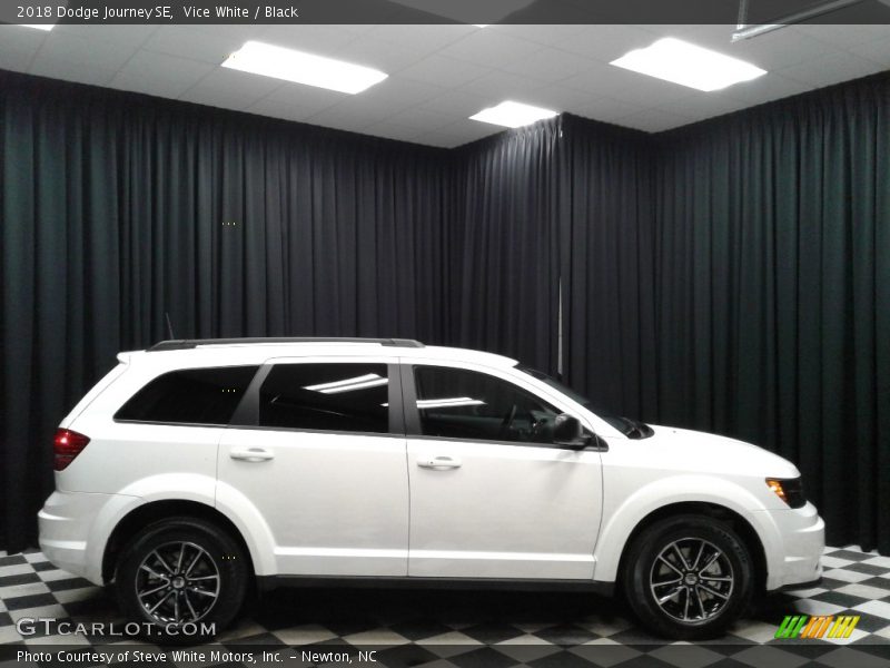 Vice White / Black 2018 Dodge Journey SE