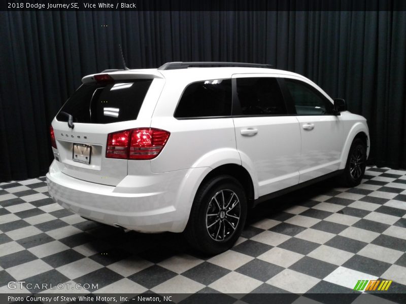 Vice White / Black 2018 Dodge Journey SE