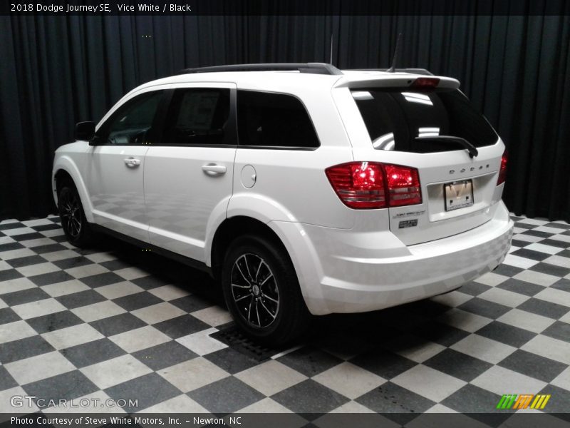Vice White / Black 2018 Dodge Journey SE