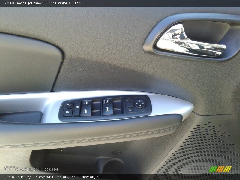 Vice White / Black 2018 Dodge Journey SE