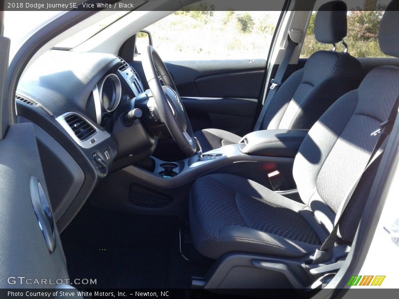 Vice White / Black 2018 Dodge Journey SE