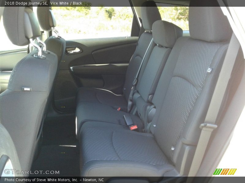 Vice White / Black 2018 Dodge Journey SE