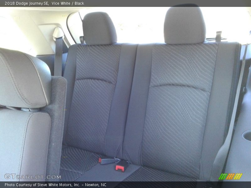 Vice White / Black 2018 Dodge Journey SE